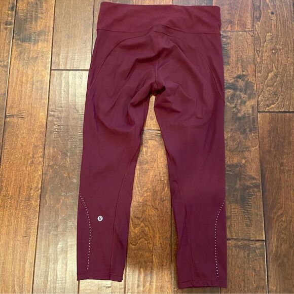 Lululemon Extra Mile Crop (Reflective 23") In Garnet/Maroon Size 8 - Picture 9 of 11